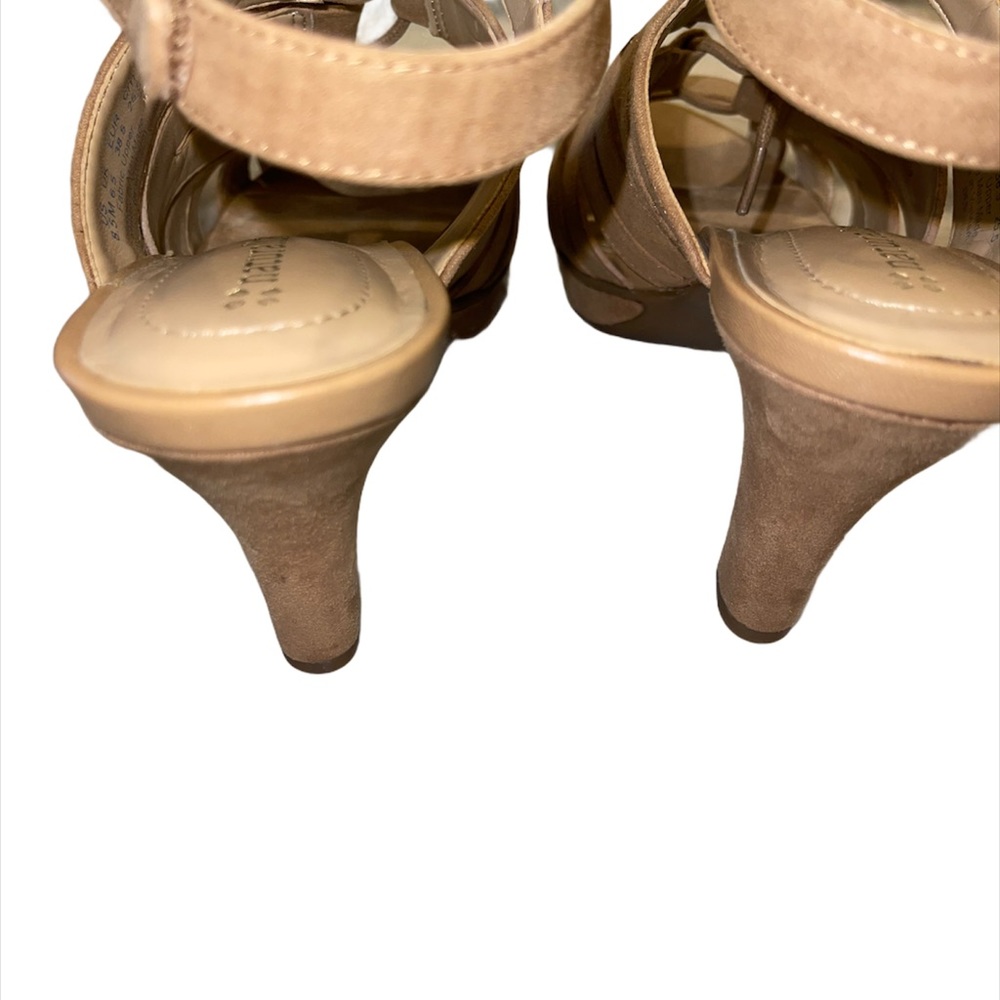 Naturalizer Sandals - Picture 4 of 7